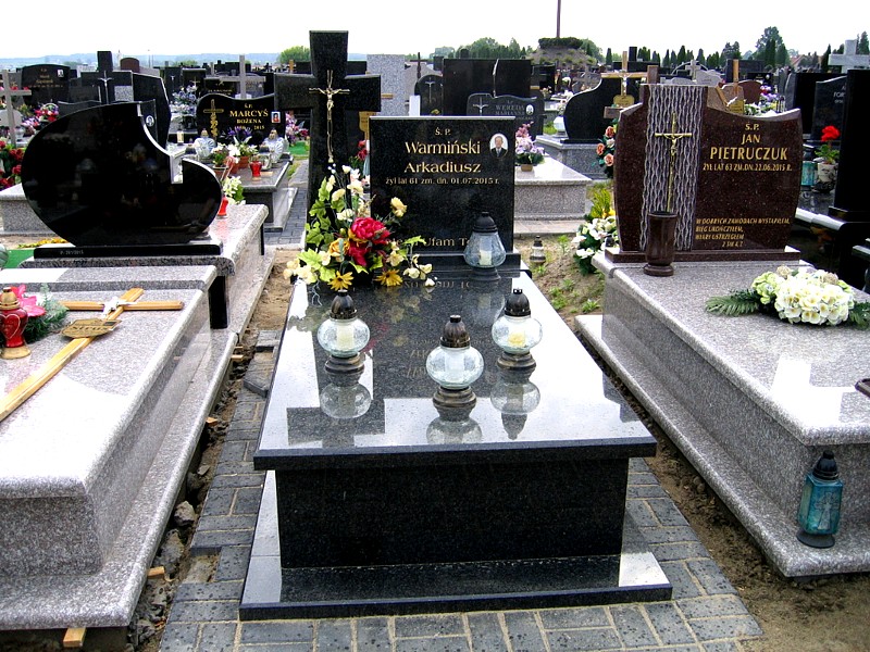 Grób Arkadiusz Warminski
