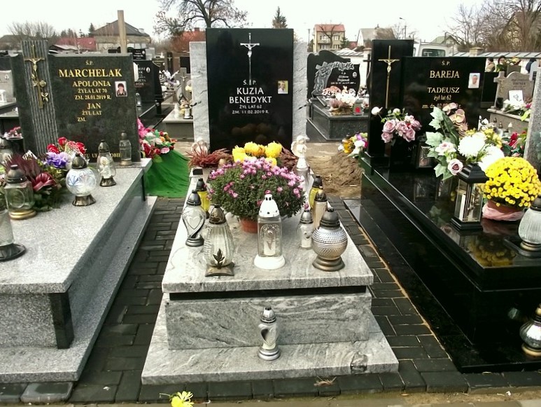 Grób Benedykt Kuzia