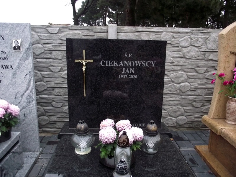 Grób Jan Ciekanowski